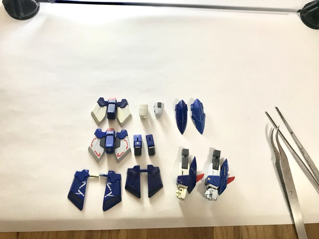 主に延長などをした部分です。スカート部分はだいぶ大きさが変わってますねwしっかり裏打ちしてあります。デザインナイフだけでやるんじゃなかったw