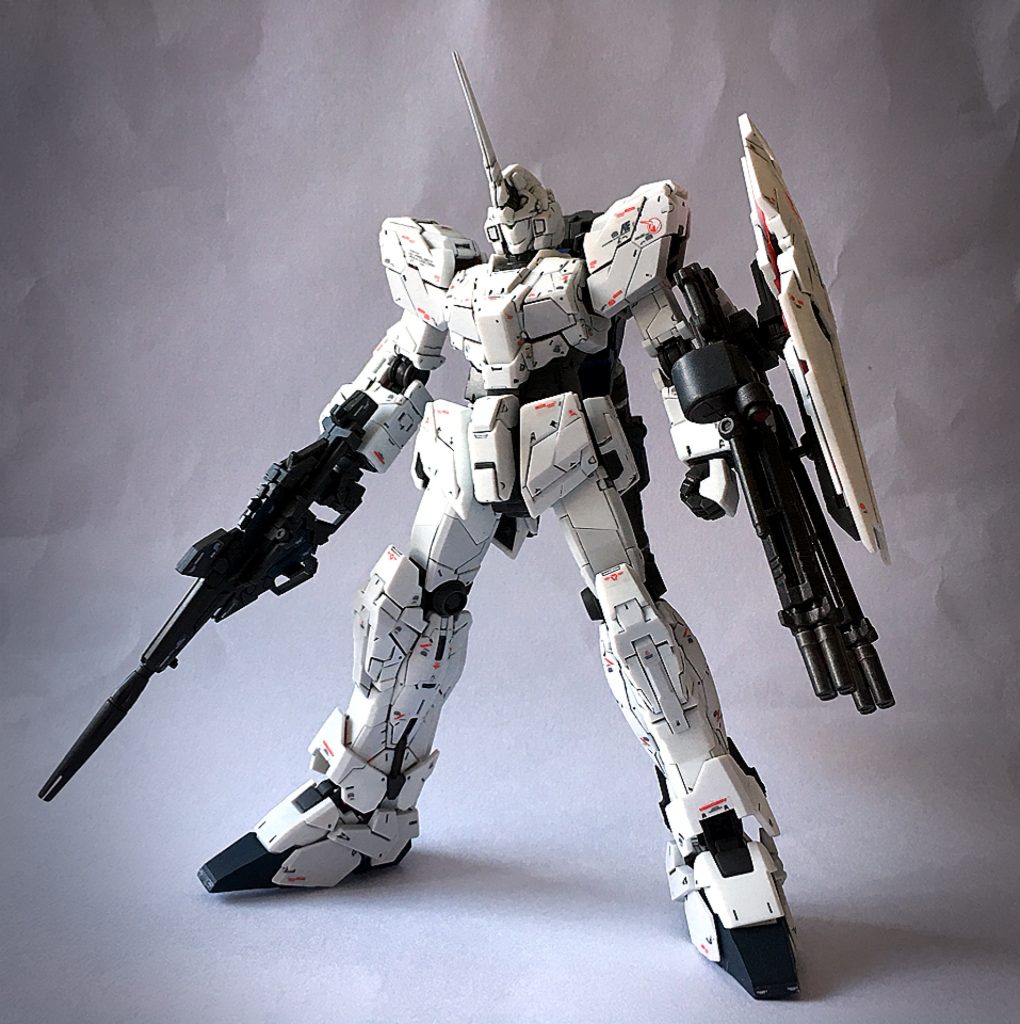 ユニコーンモードへの変身ギミックはそのままです。
クリアランスは最低限で確保。