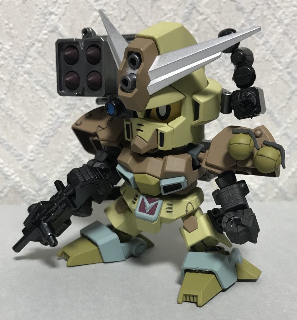 本体とナイフは筆塗り、武器類は余ったスプレーを使いました