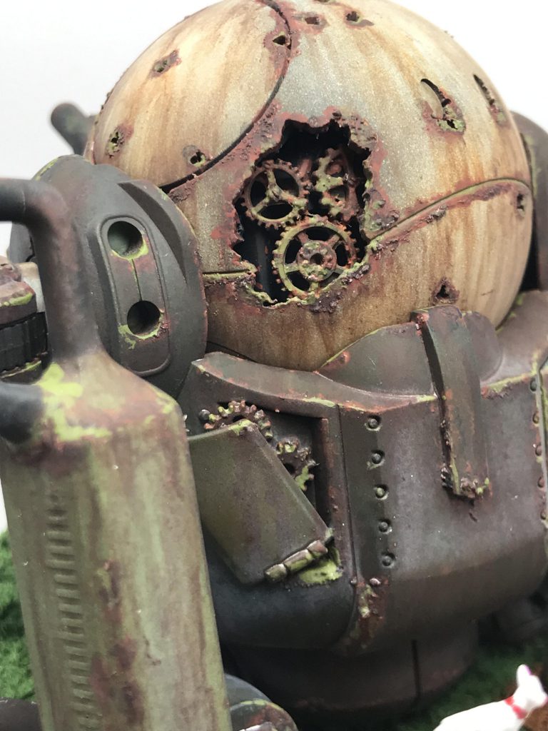 長年の投棄にて朽ちて外板に穴が開き内部部品が露出してる感じを表現してみました。
内部の歯車により、ハロって電子制御じゃなく機械式やったんやっ‼️っていう新たな発見ww