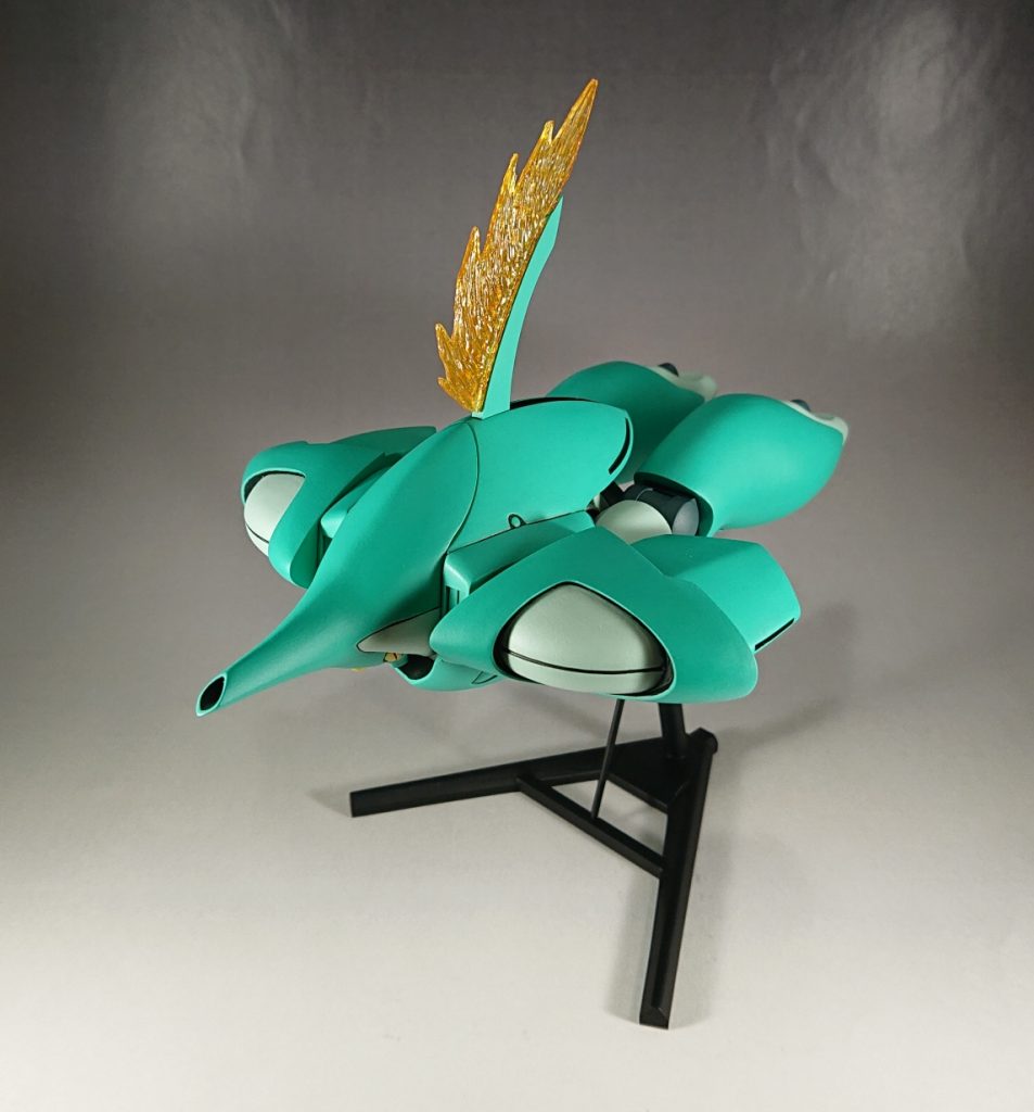 キットの構成そのままなので差し替えでMA形態に変形します