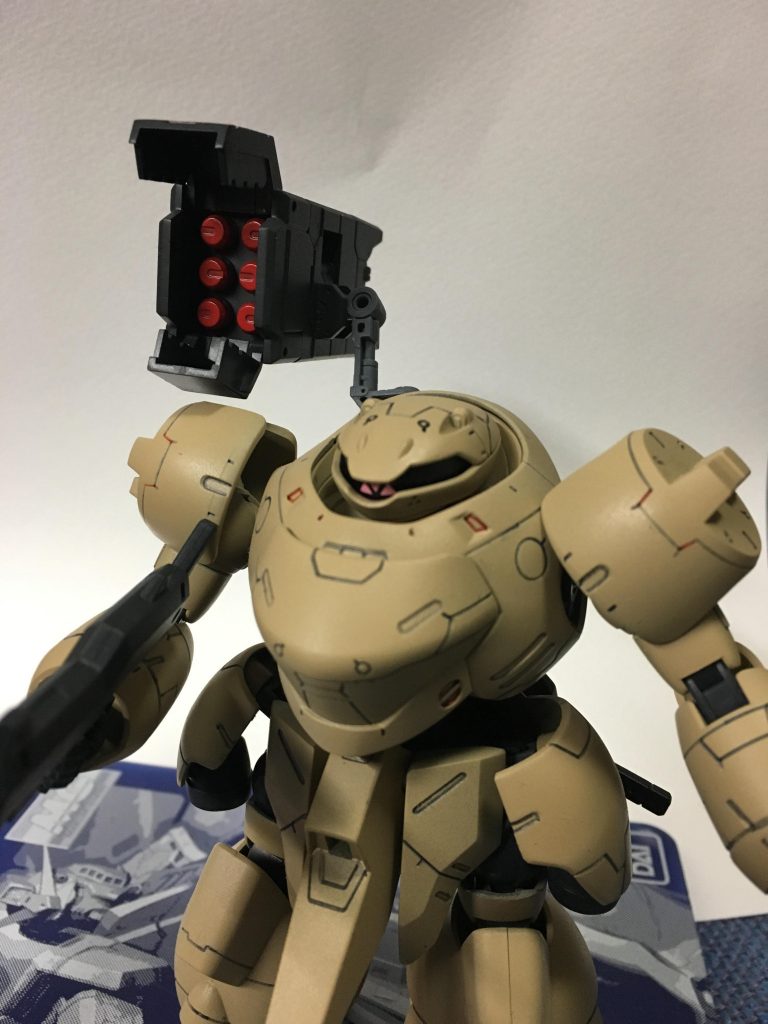 ミサイルランチャーは直撃時も強力だが、敵の体勢を崩し砂漠の地に囚われさせる為の武装でもある