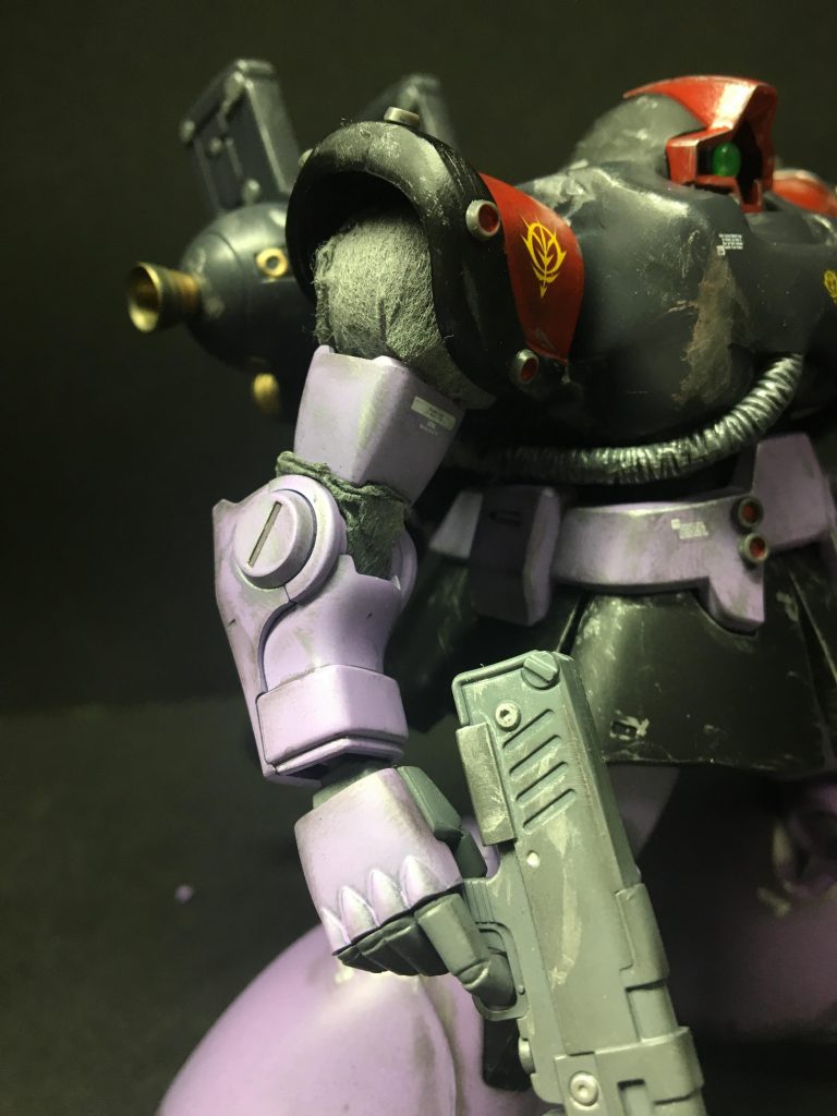 製作中に悩んでいたサンダーボルトの機体特有の関節部のシーリング加工(腕、脚部)は100均のお茶パックを使いました！