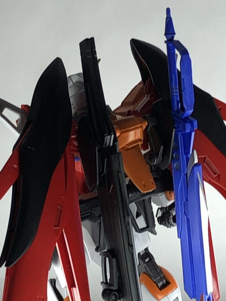 バックパック ウイングユニットはコーラルオレンジ→スクーデリアロッソ'17
ビーム砲はリトルアーモリー アルマイトブラック
アロンダイトは刃部分をプレミアムミラークローム 本体部分をEXAMブルー2