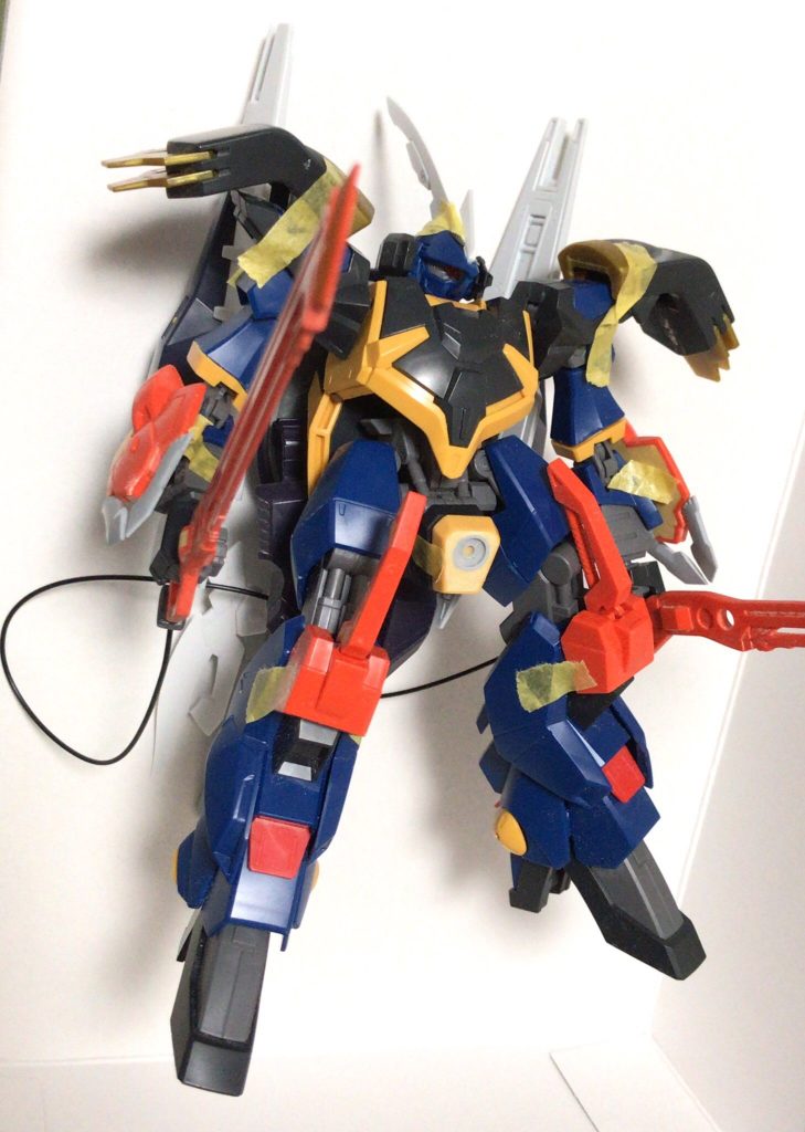 最後に塗装前の画像です。バーザムはわりと新しいキットなんですがソード・カラミティのパーツはだいぶ昔の付録キットだったので穴埋めや細かい塗装分けが大変でした。