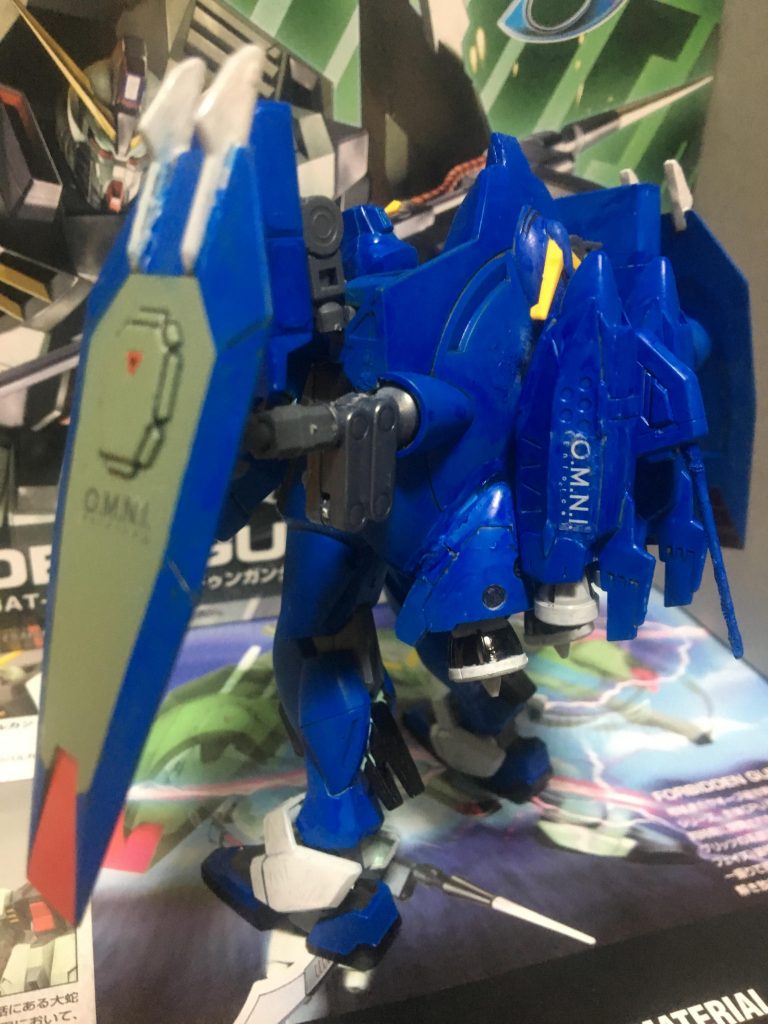 ちなみに、フォビドゥンガンダムは空中戦が主な戦闘対応となっていますので、
空中戦にも対応できるように、ファンAと丸形ノズルBを入れ替えるようにできました。