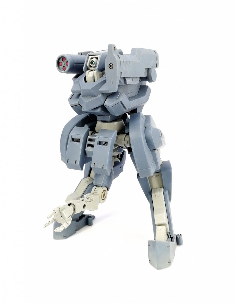 設定的なアレ
軍事的な同盟関係にありグリモレイル系統の派生タイプ用部品メーカーを多数持つニューロ経済圏の独自開発軽WT。
警察組織や港湾警備等に多数採用されるため都市圏でも見かける事の多い機種。