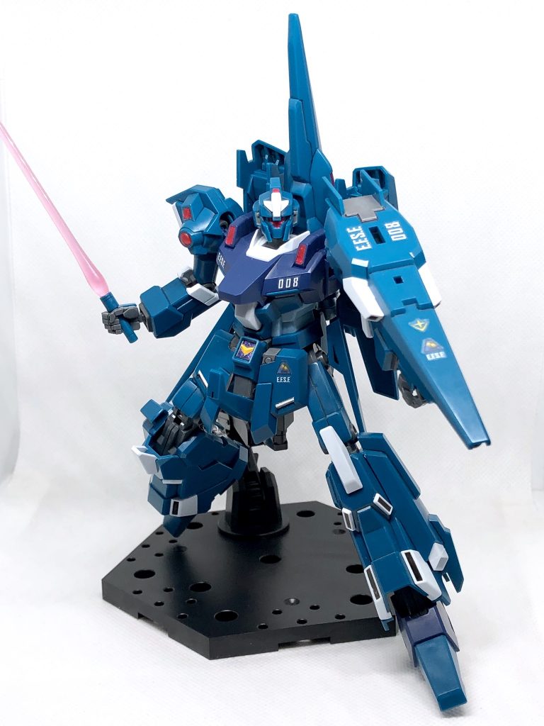 ビームサーベル抜刀。