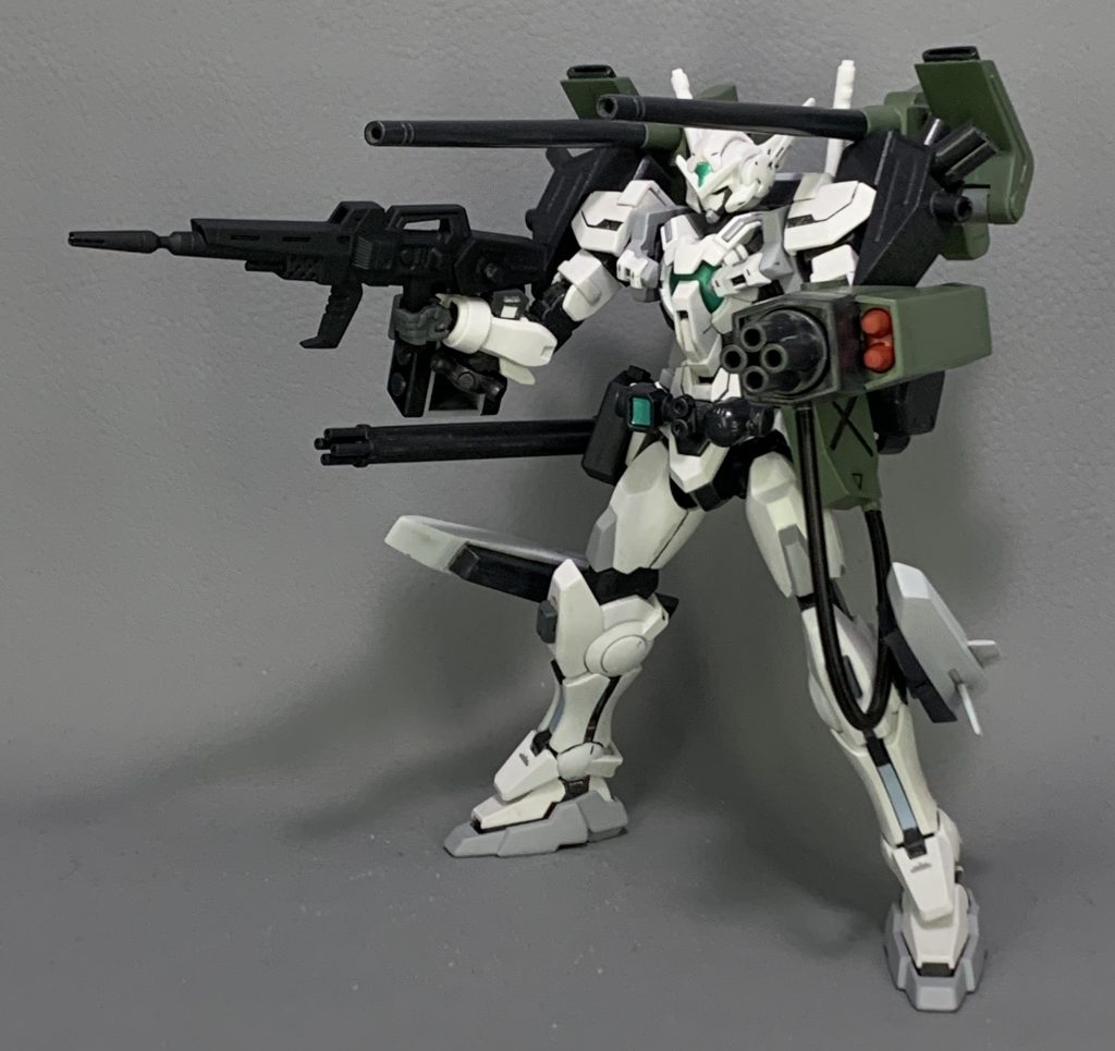 『アストレアB【フォーミュラDS混成装備】』
F90のD装備とS装備の混成型。制圧射撃に優れ、多彩な弾種の弾幕を形成することができる。
弱点としては、近接適性が極端に落ちてしまった。