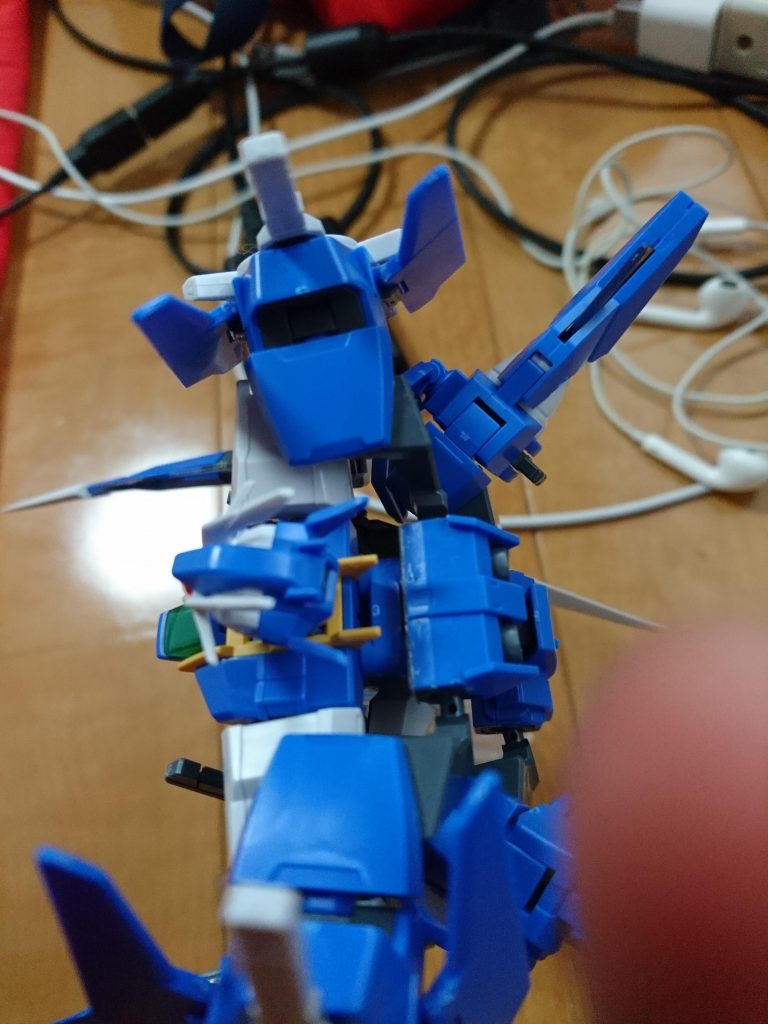 しかし接続部分を自作によりどのガンプラにも取り付け可能に