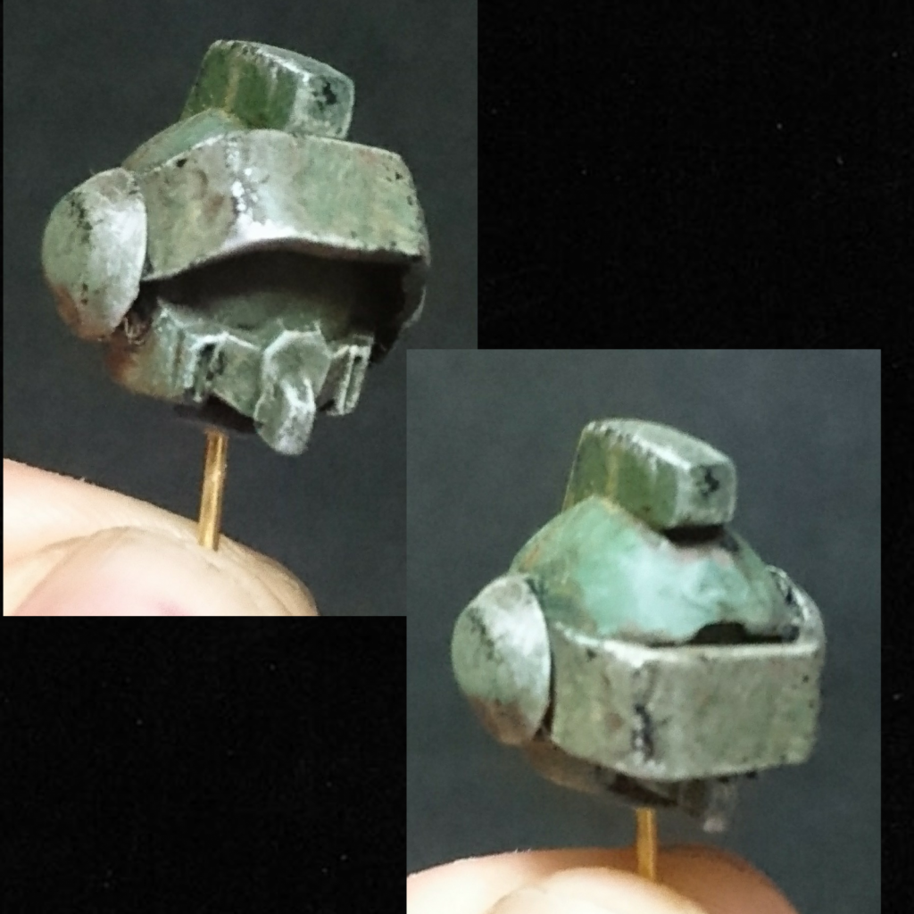 バイザー的な物を作成。開閉ギミック付き。レーザーサイト？的なもの付けても良かったかも。