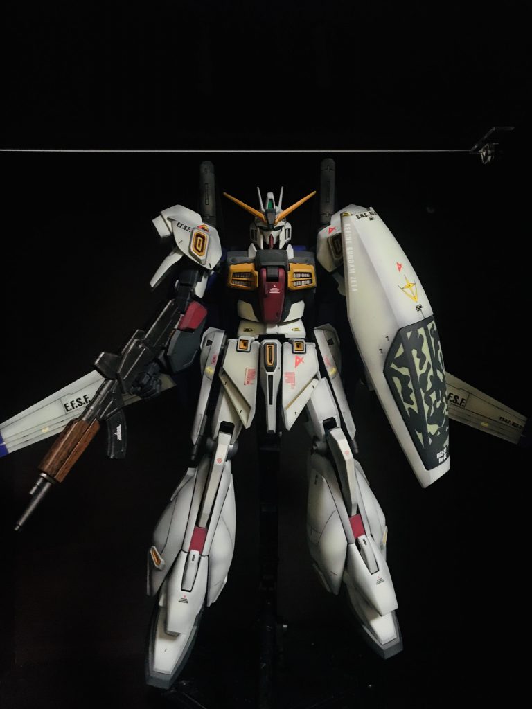 僕のリガズィカスタムのイメージが、なぜか水色ではなく薄緑とカーキの配色だったのでイメージに近づけるように塗装しました^_^なんでそんなイメージなんだろうか…ゲームかなんかでそんな色だったような…