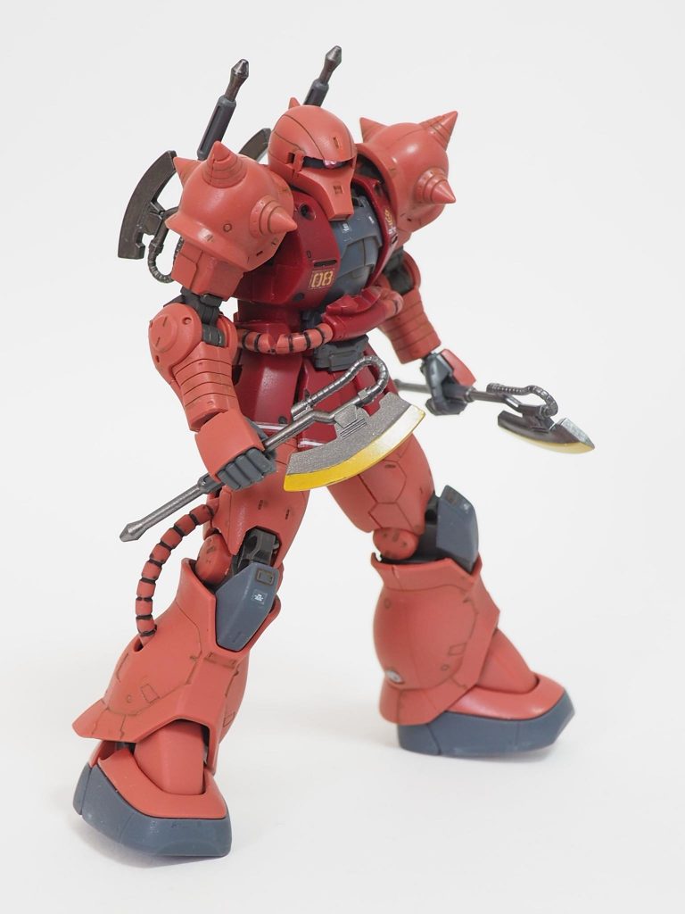 ヒートホーク2本手持ちで、背中に2本装備の合計4本。