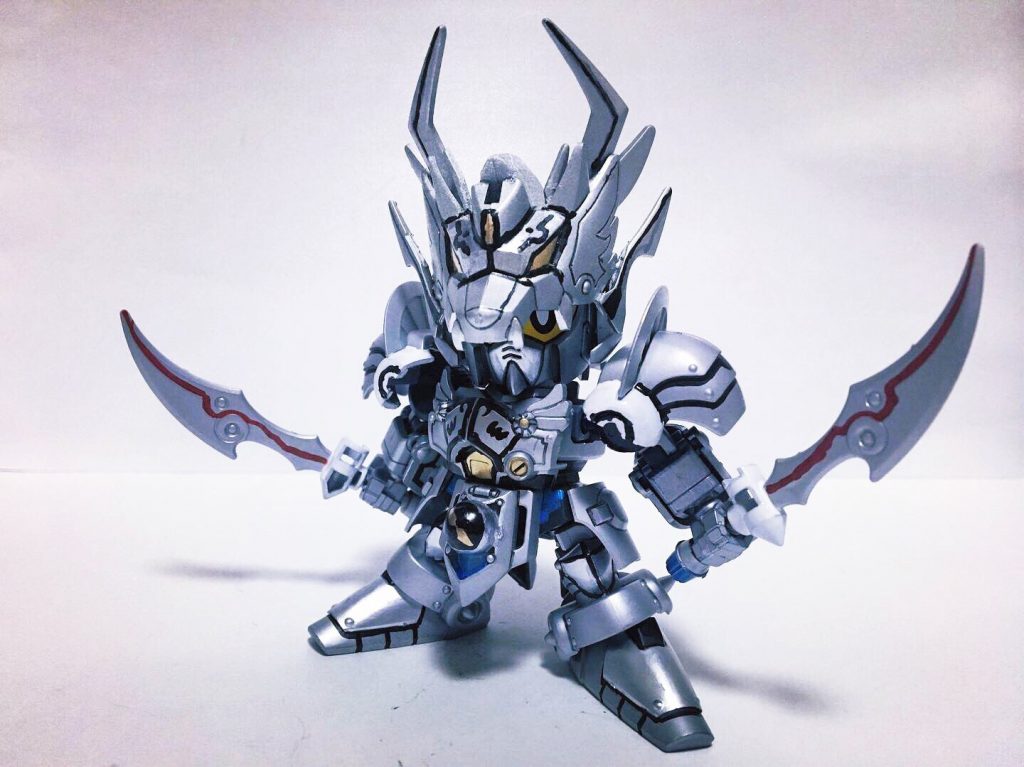 フロント。相変わらず狼の顔で目が隠れがちなのですが、覗きやすくは出来たかと