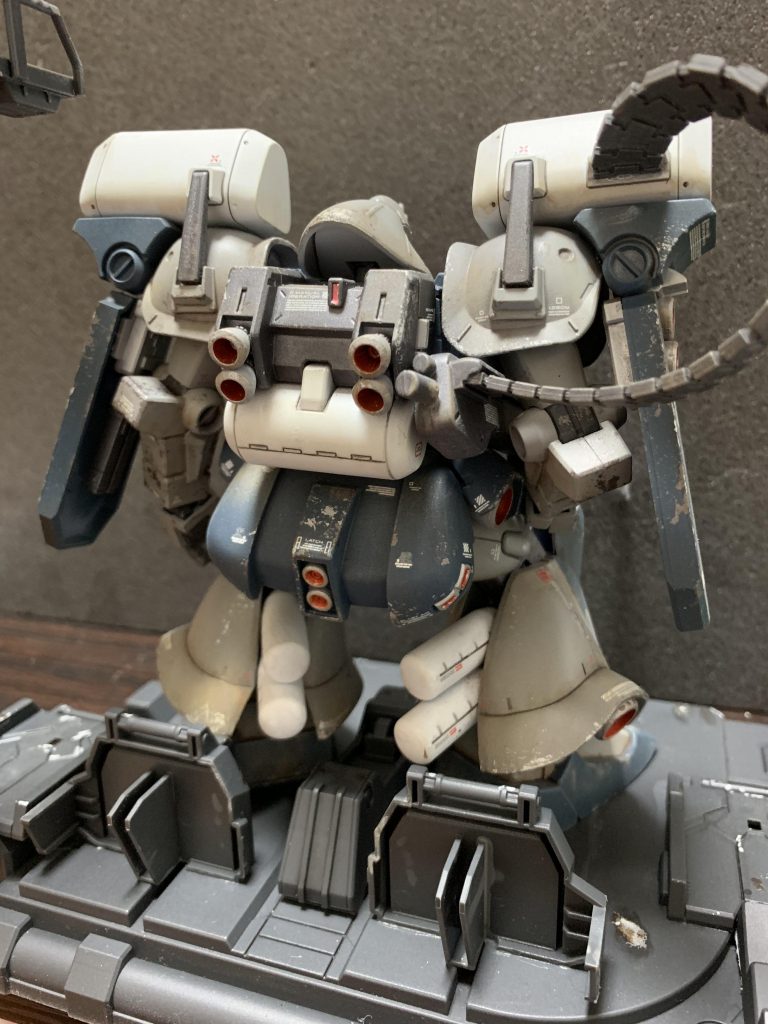 背中のベルトがカッコよい 
無改造 塗装のみ