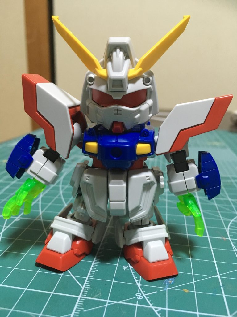 ベースはBB戦士のシャイニングガンダムで、三国伝の各武将の皆様方から兜や鎧などのパーツを流用させて頂いています。