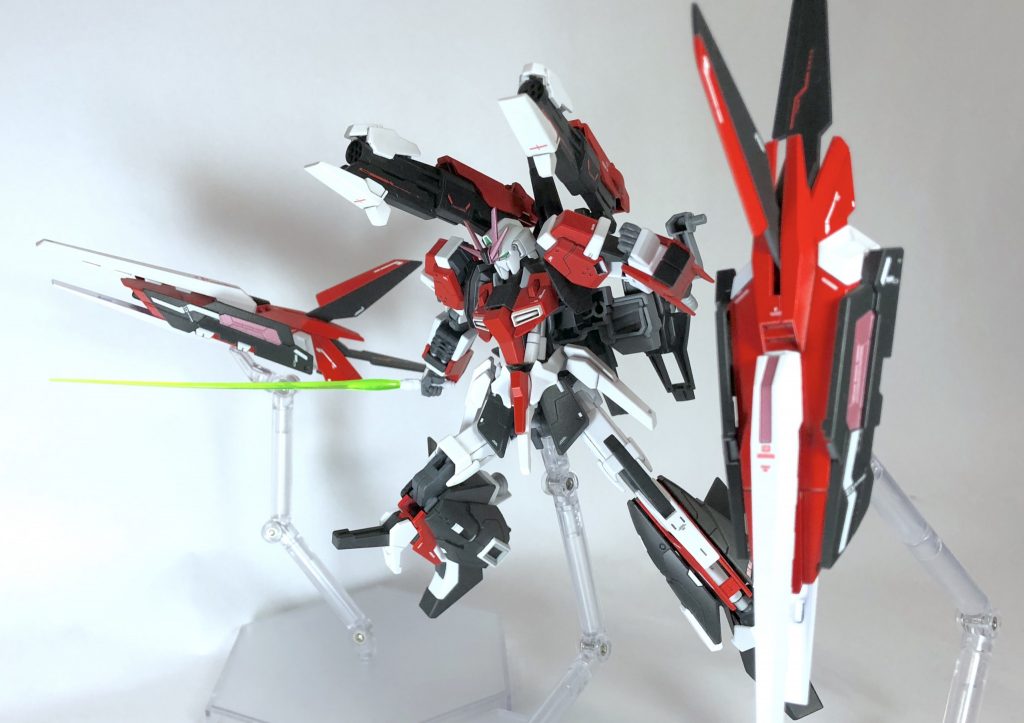 《エスクードバインダー》
サイコフレームを搭載した