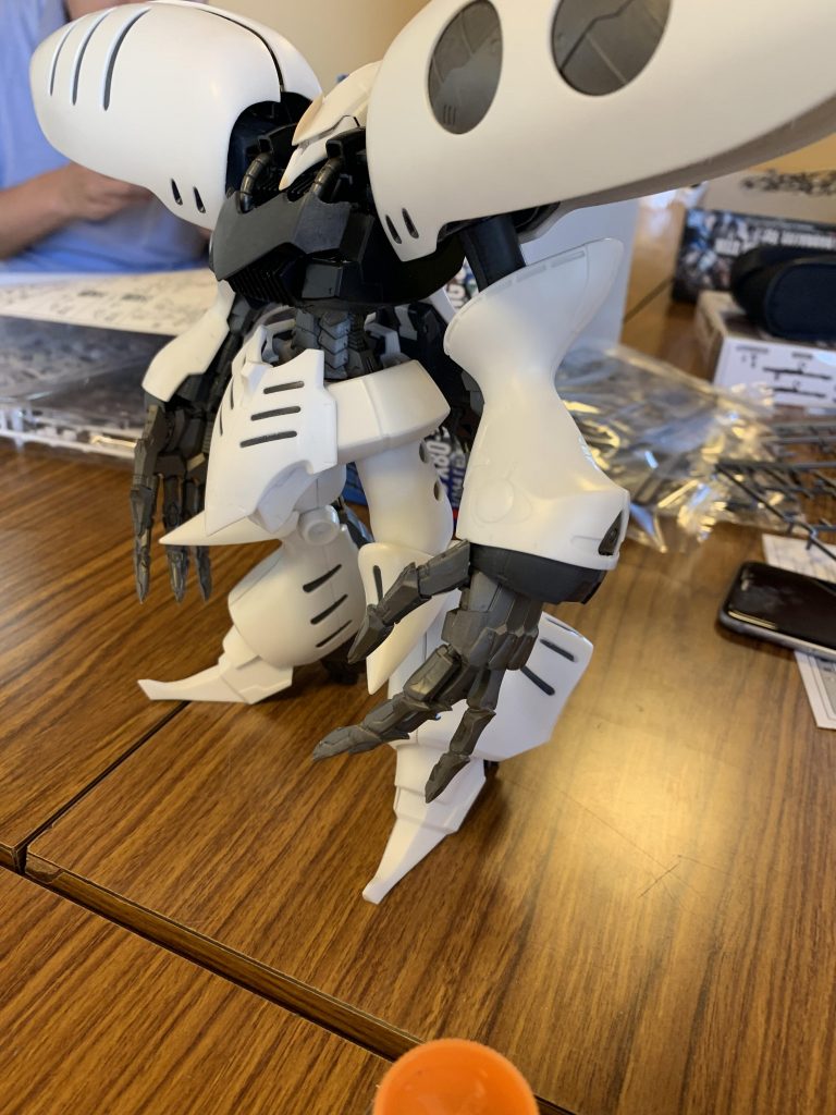 元キット
初期MGのリデコですが、キュベレイはデザインとサイズ感がたまらんです。