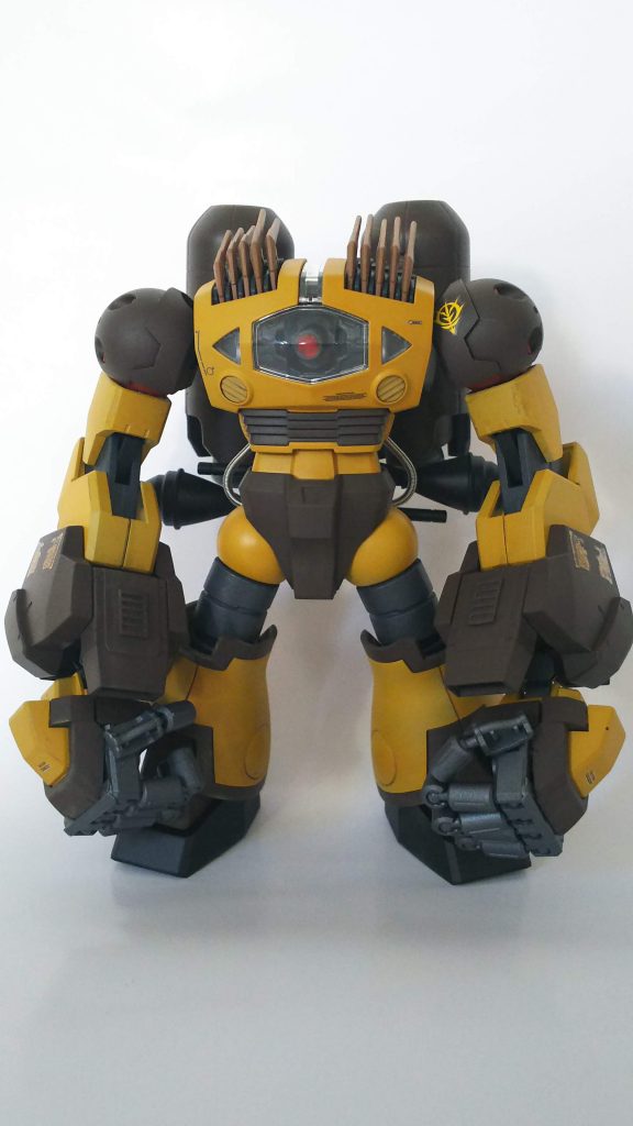 正面
工作としては、AGE-3フォートレスの脚部を取付けるのに、本体に3mm軸差し込んだくらいです。