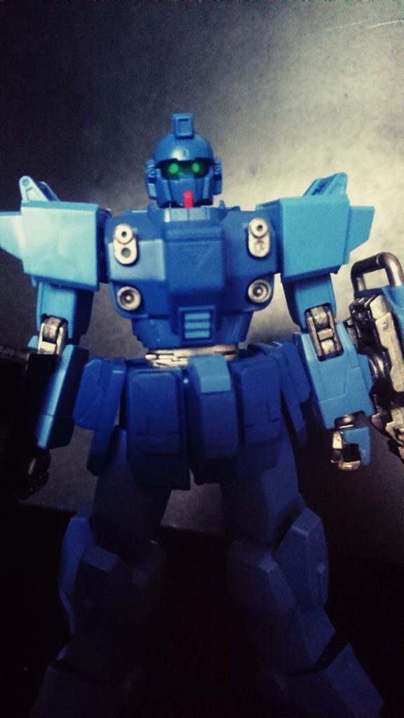 通常版の東部のカメラアイは蓄光樹脂にて