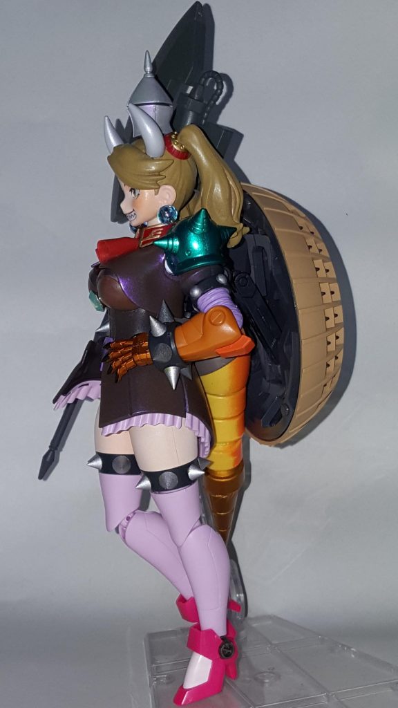 背中のギャン専用シールドは、MGキットから流用しています。