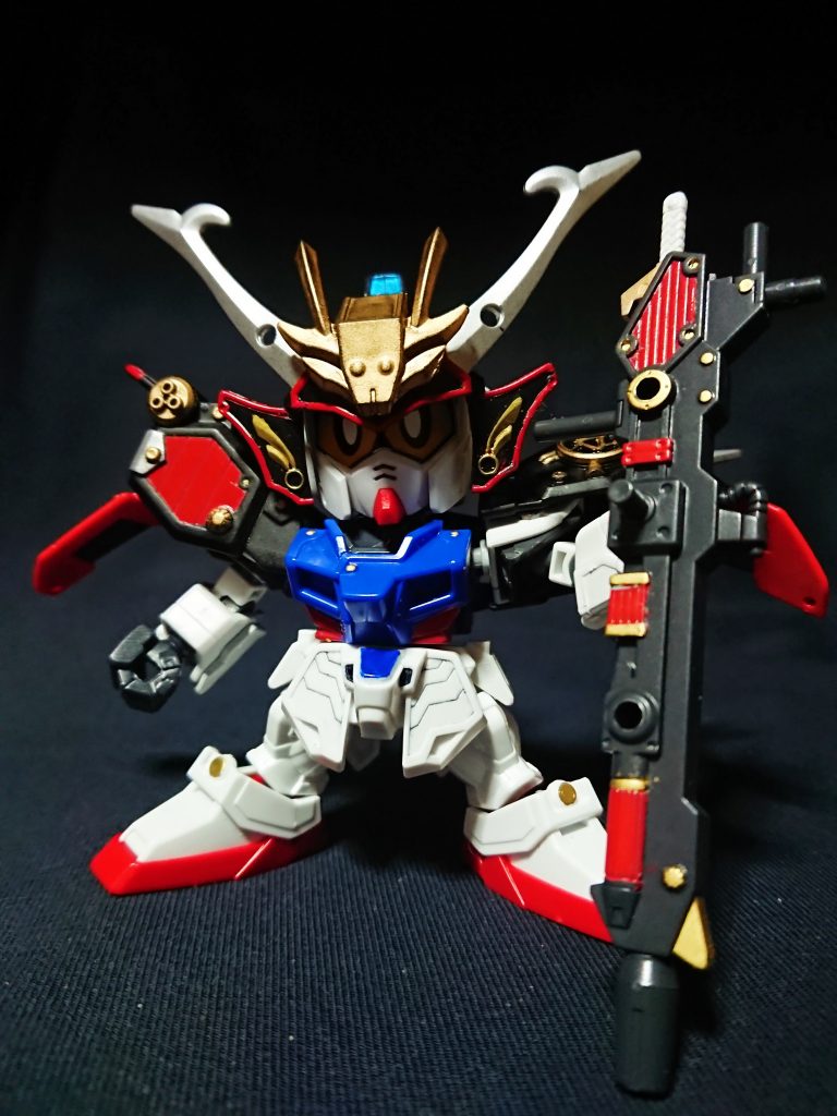 ベースがストライク同士なので劉備を使っても違和感0ですね。
武侍丸もストライク劉備も人気のため再販があってもすぐ無くなりますが、塗装の手間を除けばニコイチだけでもここまでかっこよくなるので、初めて改造したいという方にオススメかと思います。