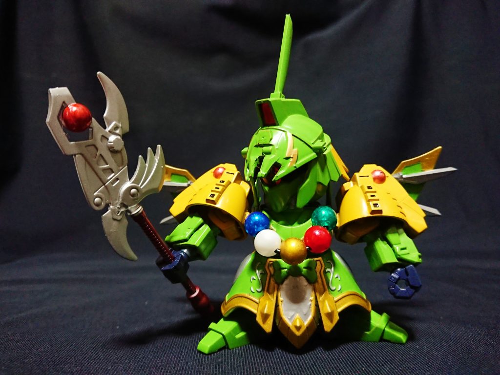 黄巾隊を率いる張三兄弟の長男。
天公将軍を自称し仙術を使いこなす。
そしてオカマである。