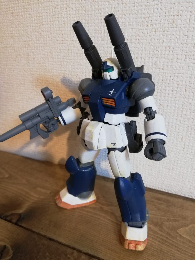 カラーリングはマドロックを参考に。デカールは控えめにしました。