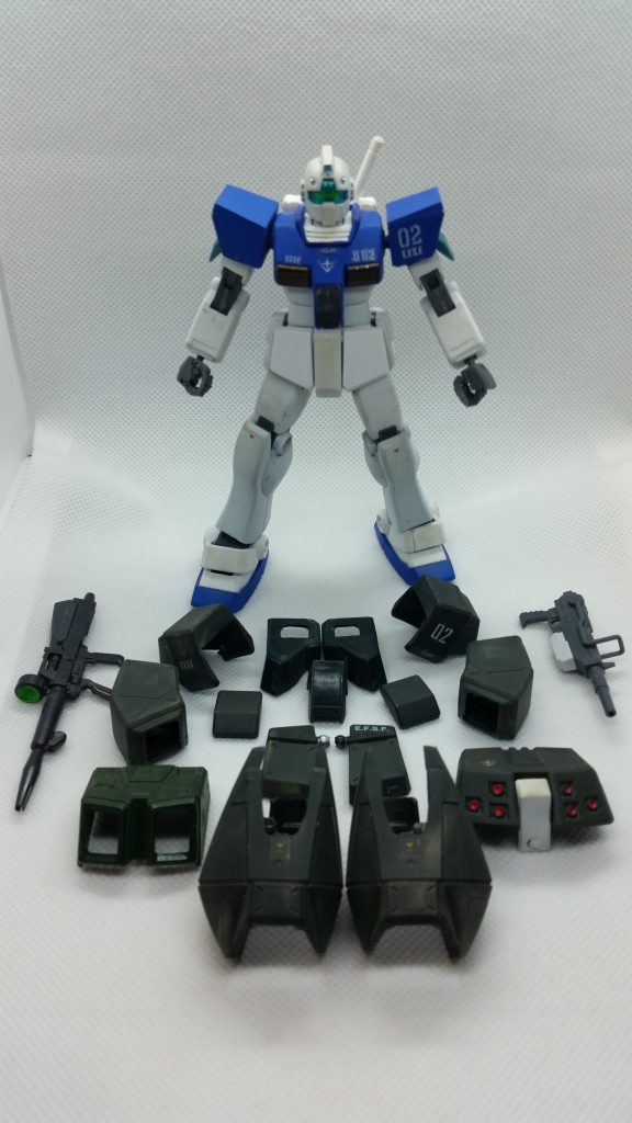 チョバムアーマーを脱ぎ捨てただの装甲の厚いジムにもできます。いつかBD1号機と並べてみたいです。