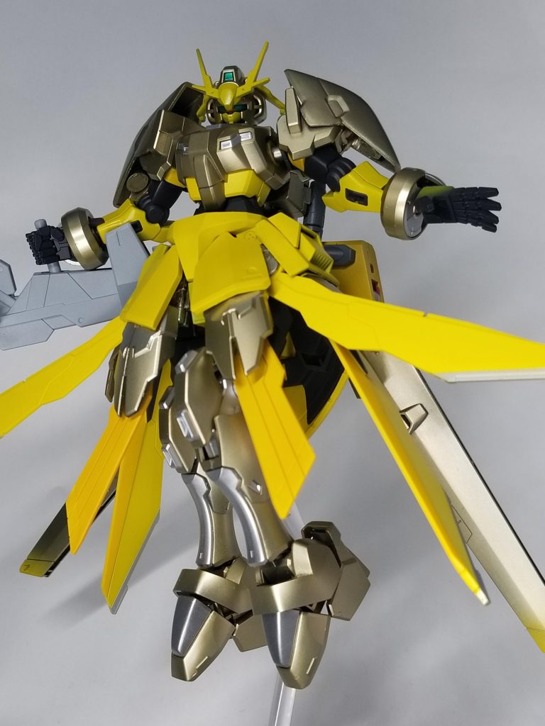 レアルバインダー
可変することにいって姿勢制御を行っている。主に射撃時にその効果を発揮するが移動時にも役に立っている。一時的な高速移動が可能でステップのような動きで攻撃を避けることも出来る。