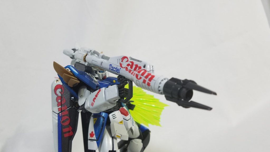 ダジャレではないのですが
Canonのビームキャノンをもたしてあります。戦争が無い時代という設定のなかで、どのようにつかうのでしょうか?謎です