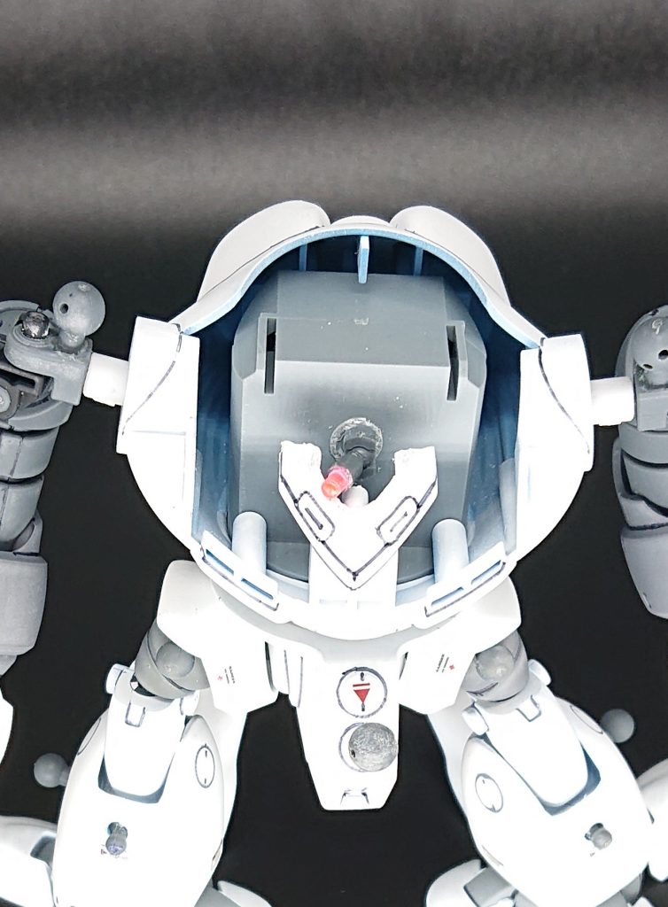 【モノアイ】
モノアイもボールジョシントで可動式にしました。