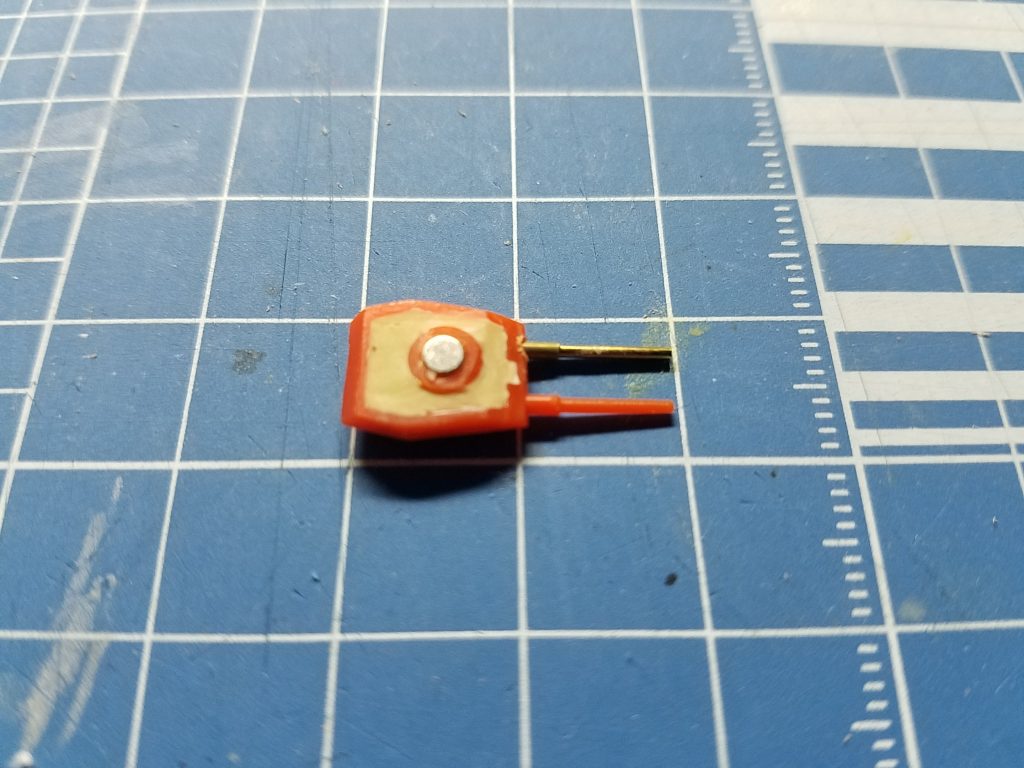 砲身も真鍮パイプの組み合わせた物に置き換え。