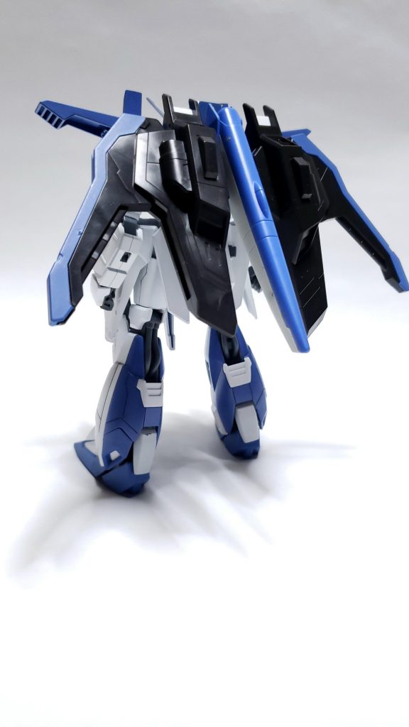 バック
ライトニングゼータのバックパックを流用
羽が大型化してるので印象がかなり変わりますね