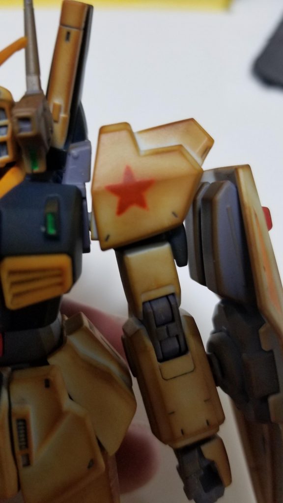 左肩の星マークはグリモアレッドベレーのシールの枠を使いました。