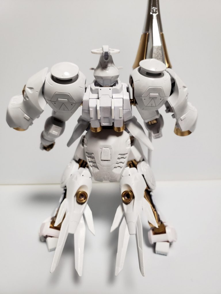 肩に着いていたパーツはふくらはぎに移動させました。