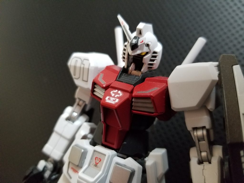 一応ファーストやGBNベースガンダムとの差別化はしたかったので、アンテナは片方だけ短くしてます。