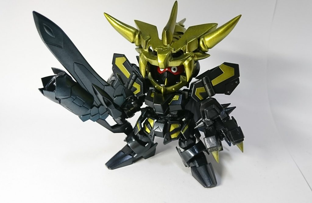 ビーストモードの頭飾りは騎士ユニコーンの頭飾りにパテとプラ板で作成