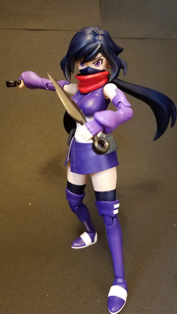 アヤメです。
改修点は髪の毛の延長と各部シャープ化、腰巻きを短縮、クナイを穴埋めしてエッジを立てたくらいでほぼ原型のままです。