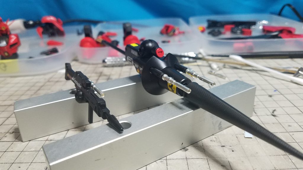 ショットランサー、ビームライフルにメタルパーツを使用しました