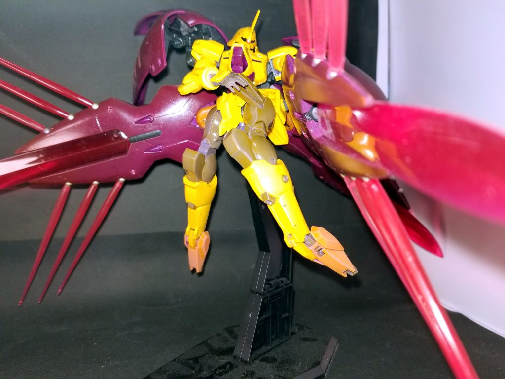 スカートファンネルにエフェクトパーツを装着。とても派手になります。