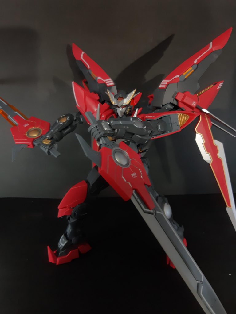 右を炎、左は氷に分けたかったので、剣は逆手持ちにしました。ストラッシュに思い入れがある人は少なくないはず…。