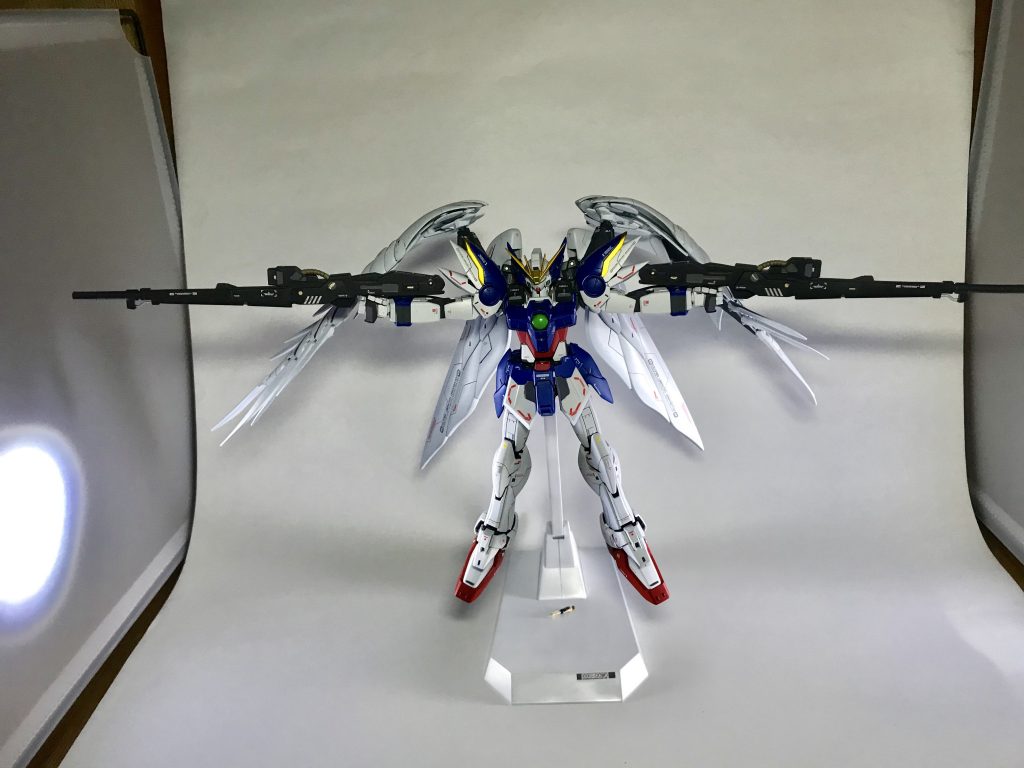 とある方の保持方法を参考にしています。磁石と真鍮によって安定した保持が可能となってます。というよりこれTV版ゼロの射撃なんですが一時期なぜかEW版の技になってましたよねwしかしせっかく作ったブースよりも横幅大きくていきなり改良を要求されるとは思わなんだ( ・∇・)