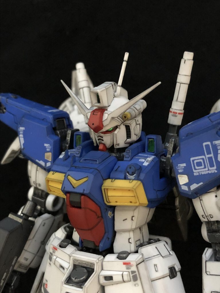 バストショット。頭部と肩のサブカメラはクリアパーツを活かしてエナメルのクリヤーグリーンで部分塗装しました。