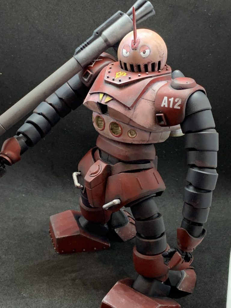 バズーカを携えて決め顔で登場です
これだけかっこ良ければ大佐も喜んで乗ってくれますよね⁉︎