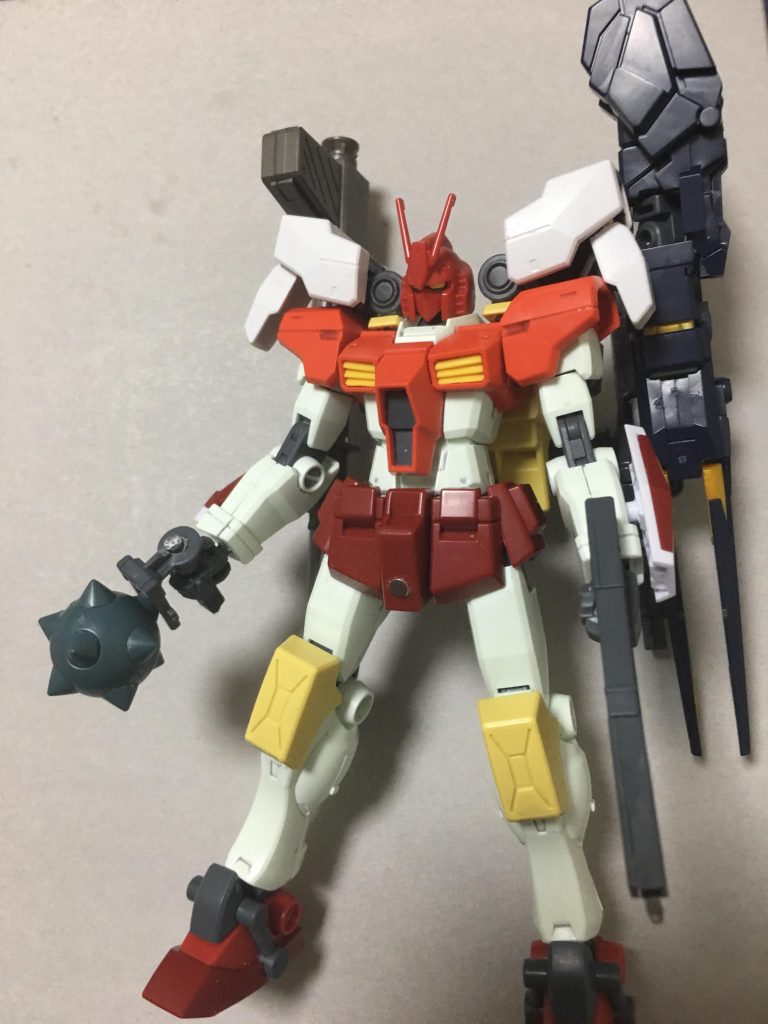 装備も決まり。塗装前の状態。
ハンマーが一回り小さい頃。
膝とバックパックはジムカーディガンからいただきました。