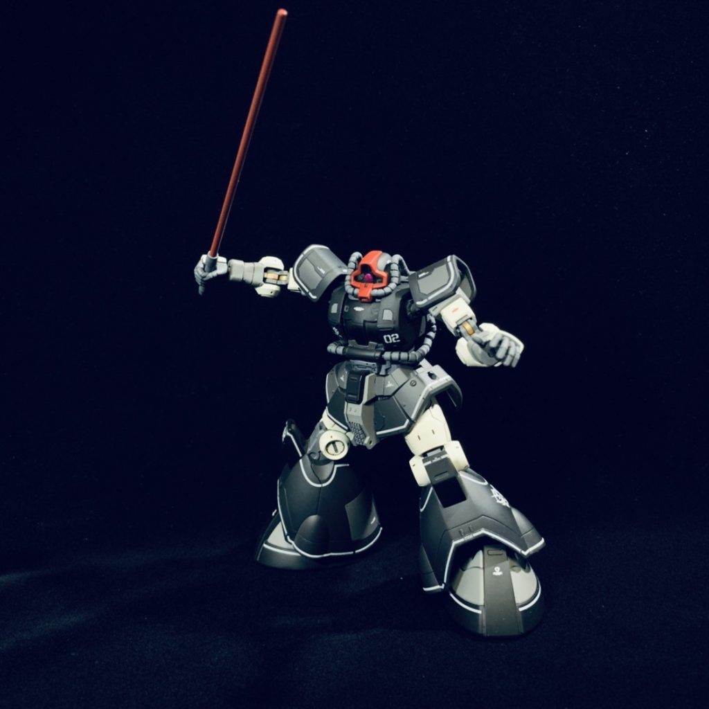 ヒートサーベルを構えるのも様になりますね。