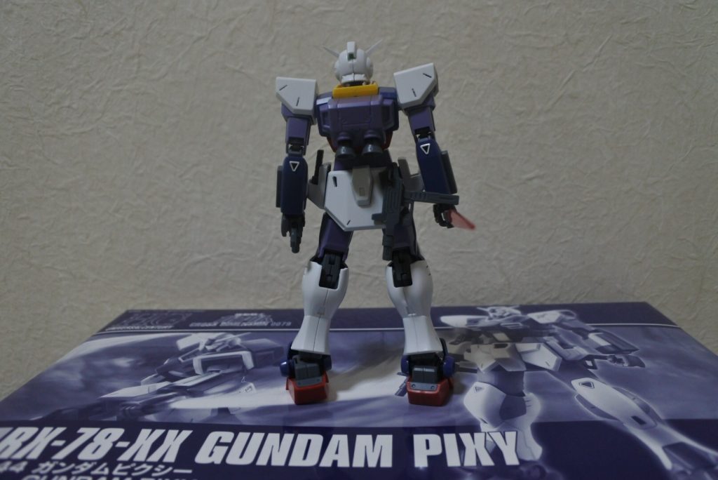 バック
肩やリアアーマーにスミ入れ