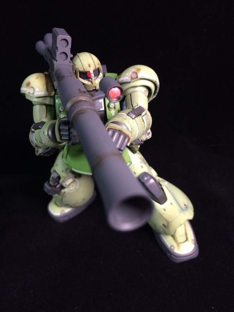 下地:ファレホ・ホワイトプライマー
ポリキャップ・パーツ裏側:クレオス 水性ホビーカラー 焼鉄色
本体ライトグリーン部:
ファレホ モデルエアー 71009
オーデニール/ダックエッググリーン
本体グリーン部:
ファレホ ゲームエアー72729
シックグリーン
胸部、膝、脚底、武器類ダークグレー部:
ファレホ モデルエアー71048
エンジングレー
バーニア・ポイントシルバー:
ガンダムマーカーEX シャインシルバー
トップコート:
水性プレミアムトップコートつや消し
ウェザリング・スミ入れ:
ガンダムマーカー
リアルタッチブラウン1
リアルタッチグレー2
クレオス 水性ホビーカラー 焼鉄色をスポンジチッピング