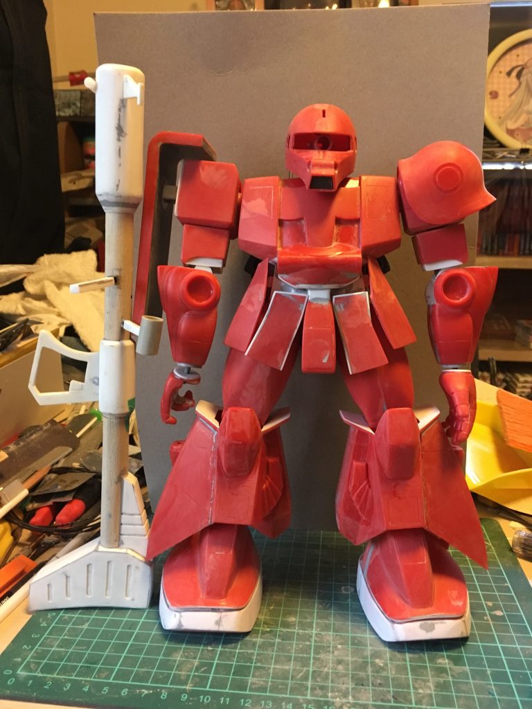 フロントアーマー、サイドアーマーは分割して肘、膝は二重関節、後ハメ加工してます。
ジャイアントバスは1／144を測って1／60用に作りました。
プラ板と木製の丸棒を使ってフルスクラッチしてます。